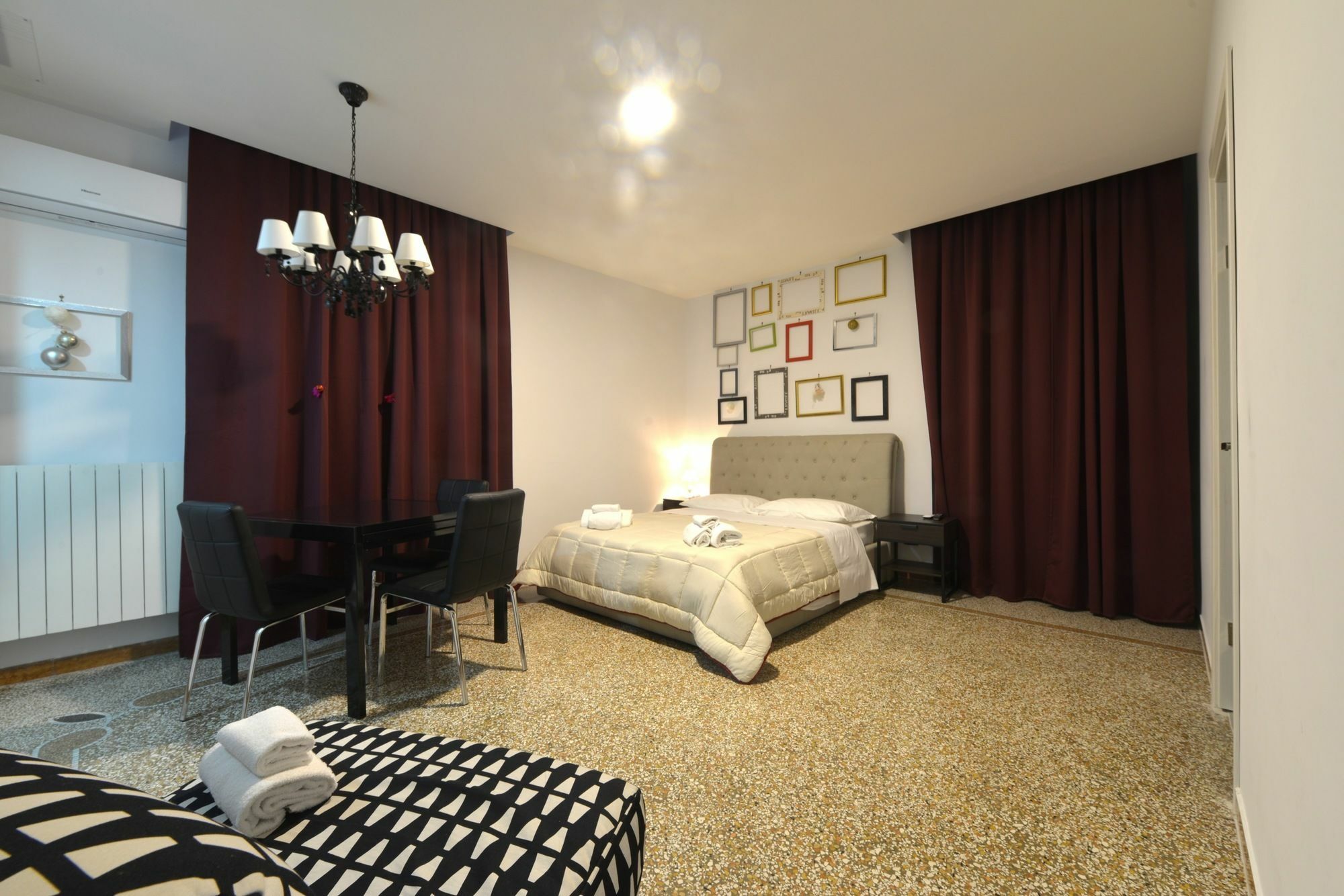 Napoli Central City Guest house 2*